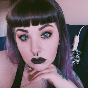 Meet your Posher, Janelle